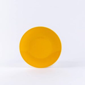 Assiette ronde en porcelaine jaune française. 19 cm