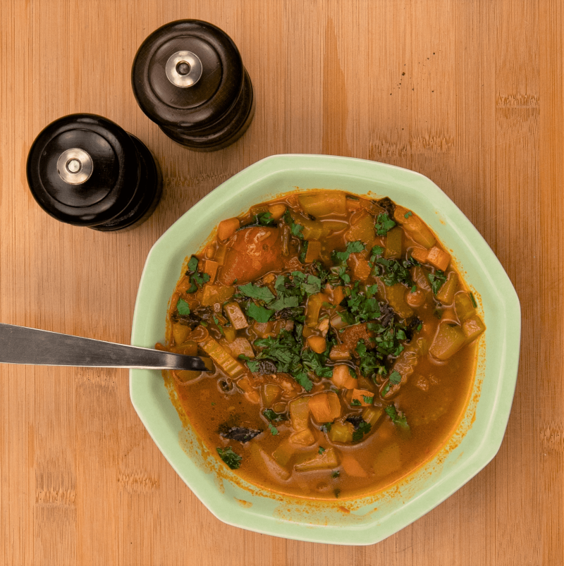 assiette à soupe en porcelaine verte