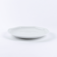 assiette octogonale en porcelaine blanche de limoges française. 24.5cm