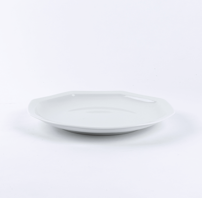 assiette octogonale en porcelaine blanche de limoges française. 24.5cm