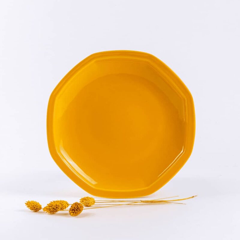 grande-assiette-porcelaine-octogonale-jaune-moutarde