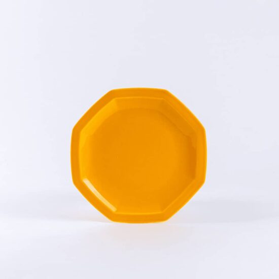 Assiettes octogonales en porcelaine jaune française. 19cm