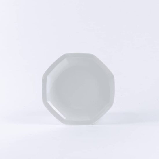 assiette octogonales en porcelaine blanche française. 19cm