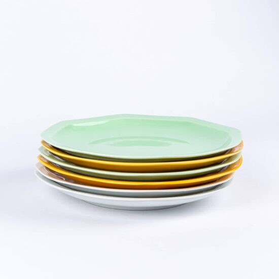 Pack de 6 assiettes octogonales en porcelaine verte, jaunes et blanches française. 24.5cm