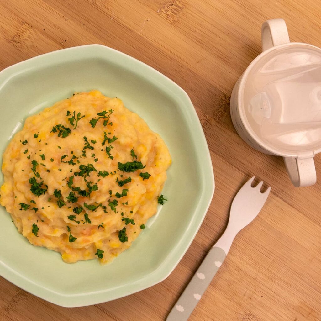 La recette de purée de carottes et de patates douce dans notre creuse en porcelaine verte éco-responsable