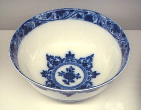 bol en porcelaine tendre de la manufacture de Saint-Cloud