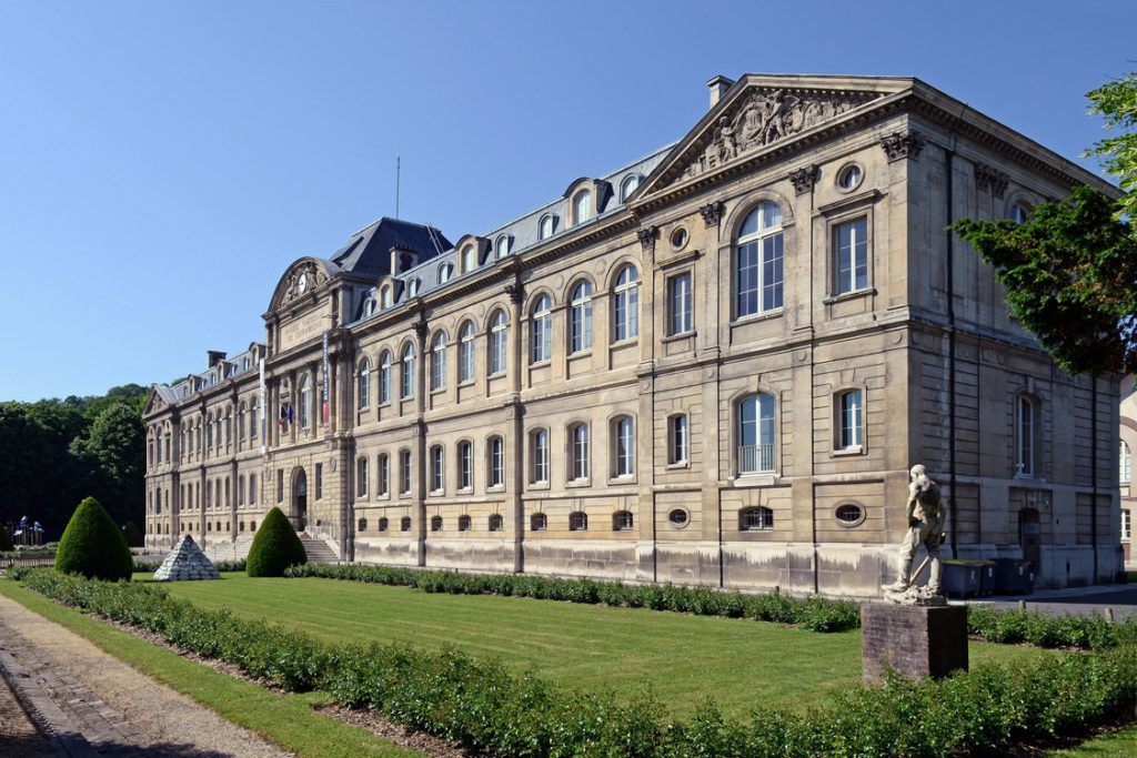 Manufacture de sèvres porcelaine en Ile-de-France